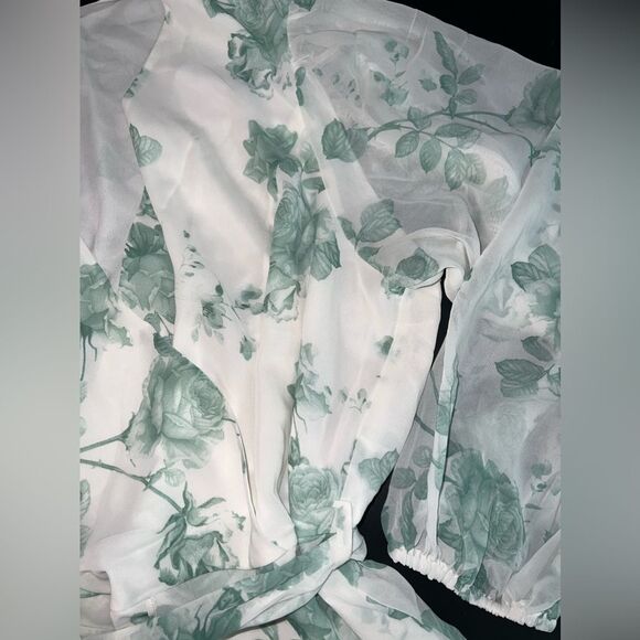 City Chic Women's Rosie Floral Sheer Sleeve Blouse Plus Size M18 EUC Feminine - Picture 5 of 10